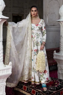 Alternative view of Minara