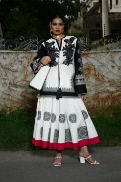 Alternative view of Nayati