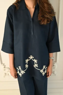 Alternative view of Navy Toby Set