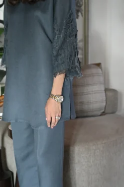 Alternative view of Grey Vert Set