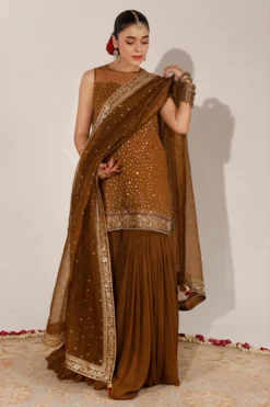 Alternative view of Ochre Outfit