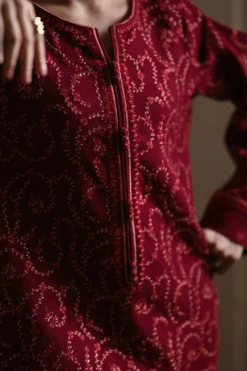 Alternative view of Maroon (NPA2-25319)