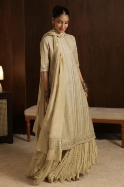 Alternative view of Fern Green Outfit