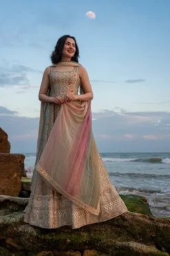 Alternative view of Naavah