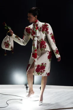 Alternative view of Majestic Blooms