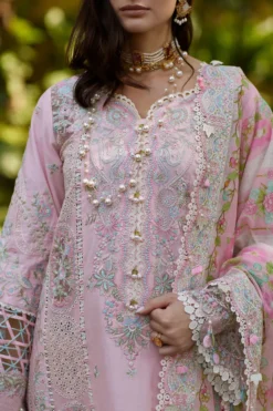 Alternative view of Vivian