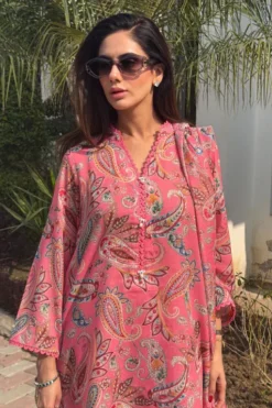 Alternative view of Coral Paisley Fusion