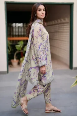 Alternative view of Lantern Blossom