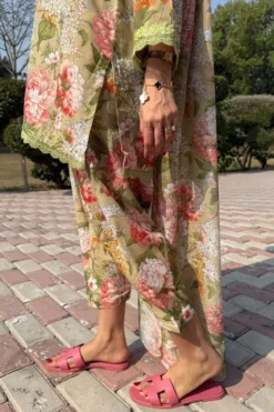 Alternative view of Luxe Garden Revelation