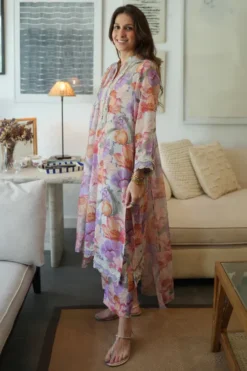 Alternative view of Poppy Whisper