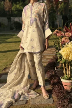 Alternative view of Wisteria Wonder