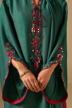 Alternative view of Emerald Muse (D-09)