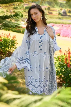 Alternative view of Cyra