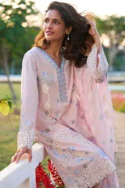 Alternative view of Fae