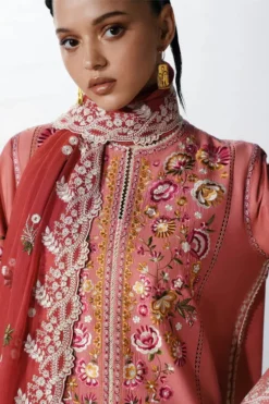 Alternative view of Dinaz