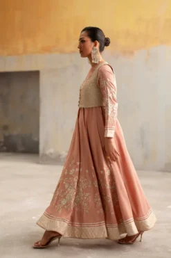 Alternative view of E1053/104/326