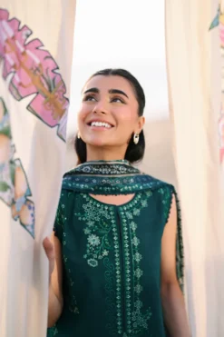 Alternative view of Emerald Green (NEL-26603)