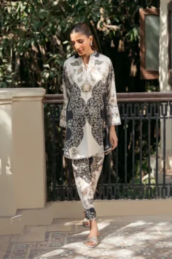 Alternative view of Onyx Jewel