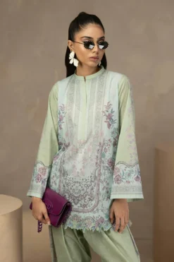 Alternative view of Evie