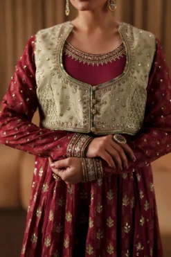 Alternative view of E1045/104/306