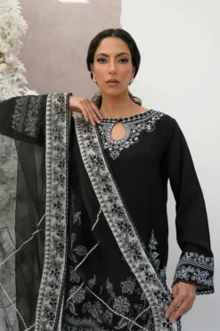 Alternative view of Naina