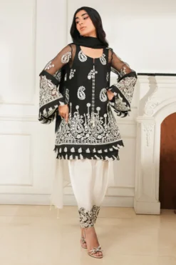 Alternative view of Mia