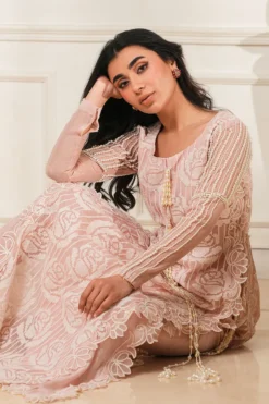 Alternative view of Flora Long