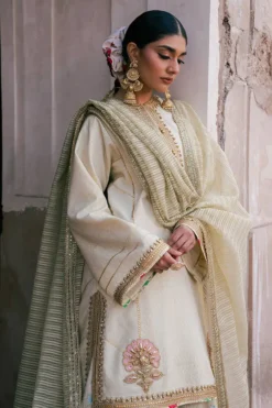 Alternative view of Nazm