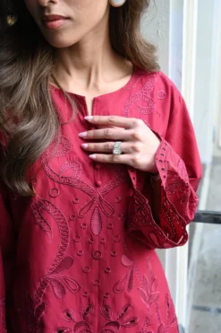 Alternative view of Vine Kiss