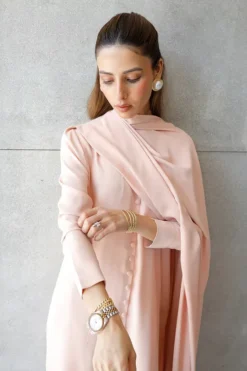 Alternative view of Nyra Set