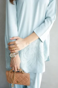 Alternative view of The Azure Set