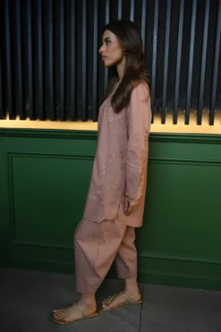 Alternative view of Pink Chai