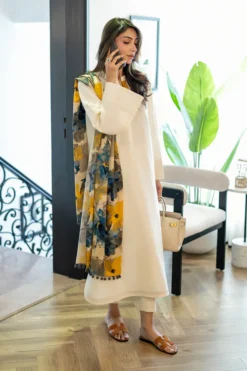 Alternative view of Ivory Two-tone Set