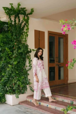 Alternative view of Blooming Dream