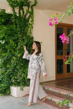 Alternative view of Day Dream