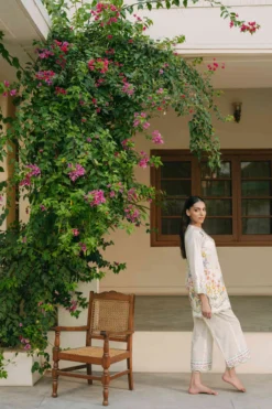 Alternative view of Cream Dream