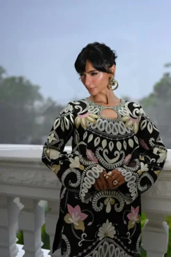 Alternative view of Pink Leaf