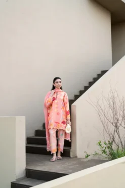 Alternative view of Poppy