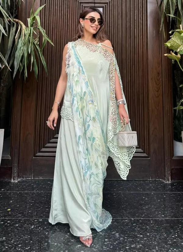 Aqua Solenne Shirt And Drape Dupatta With Pants - Image 2