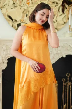 Alternative view of Ailla Shirt And Dupatta With Pants