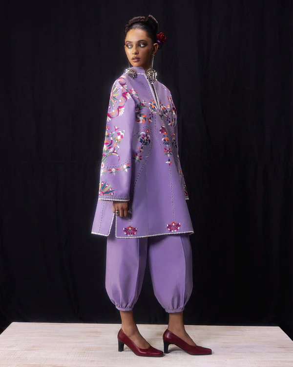 Naira - Image 3