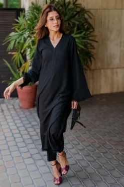 Alternative view of Black Karandi Fringe Set