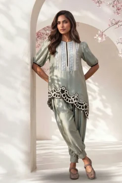 Alternative view of Fleur Mist