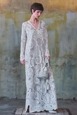 Off-white 3D tonal applique embroidered kaftan