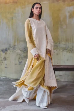Alternative view of Mellow yellow paisley embroidered kurta set