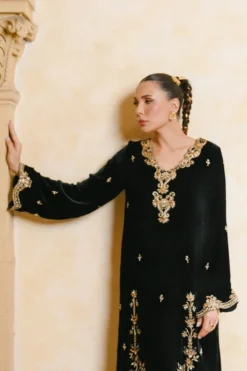Alternative view of Khumar Kaftan