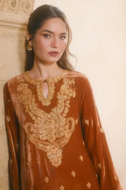 Alternative view of Gulnoor Kaftan