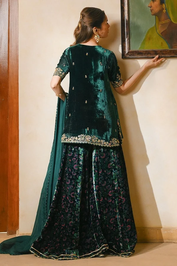 Saaz Angarkha And Dupatta - Image 4